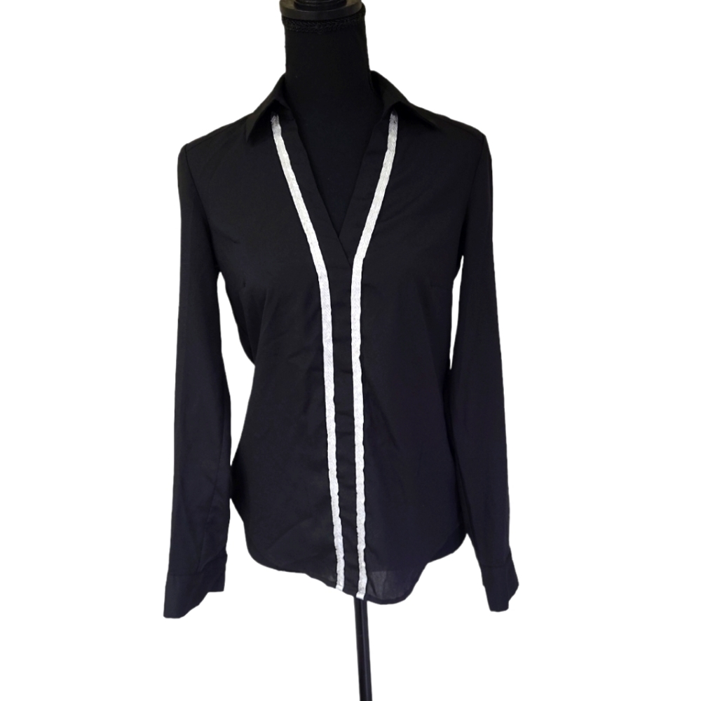 EUC 7th Ave Design Studio women's white strips beaded dress shirt, XS, black